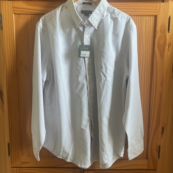 Eddie Bauer Relaxed Fit Getaway Buttondown Shirt - NWT